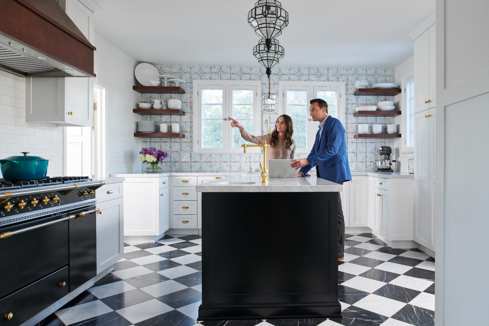 Harlingen homebuyer working with a local REALTOR